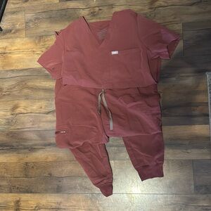 - Cherry red figs scrub set in medium